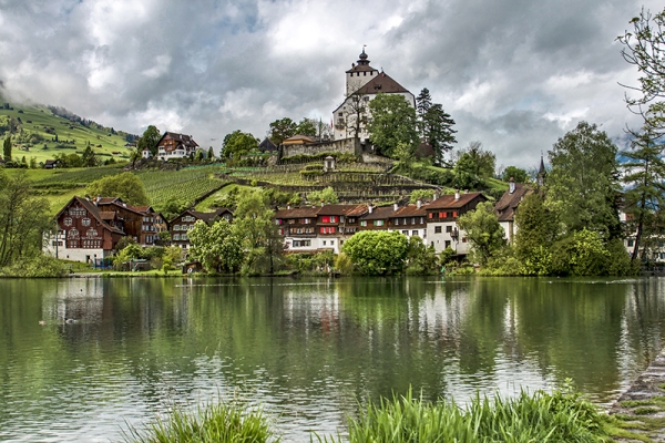 Lac et château à Werdenberg