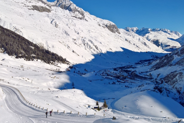 Route fermée dans la vallée d’Urseren