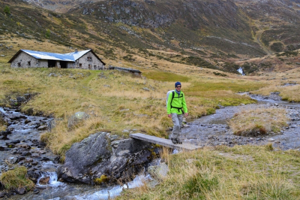 Les teintes surprenantes des lacs de Jöri