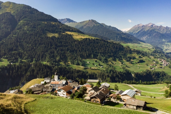 Da la Surselva sur il cunfin linguistic en la Val Stussavgia