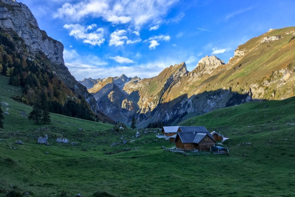 Au-dessus du Seealpsee sur le Säntis (AI)