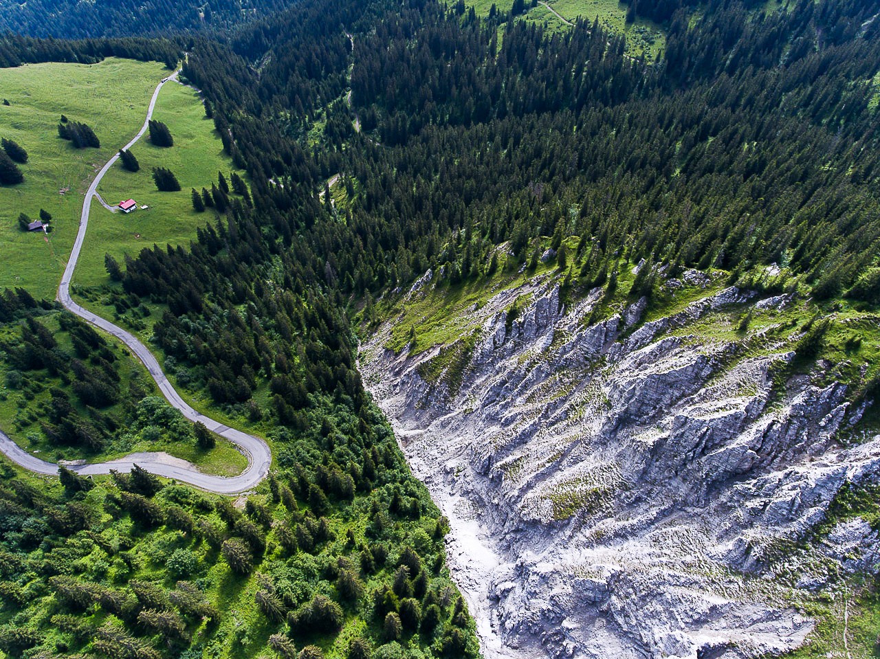 Les pyramides de gypse, près du col de la Croix. Photo libre de droits