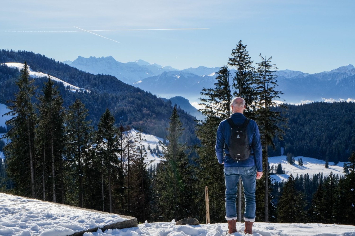 À la Corbetta, la vue porte loin, jusqu’aux Dents du Midi et au Mont-Blanc.