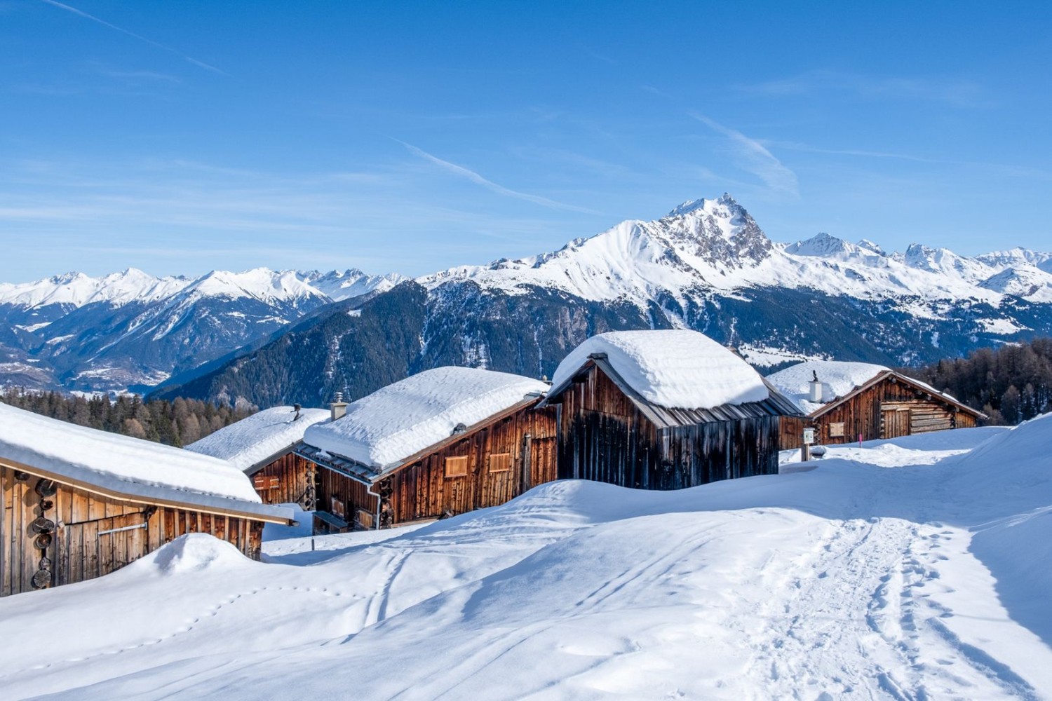 Von Munter aus bietet sich ein prächtiger Ausblick auf den Piz Mitgel.