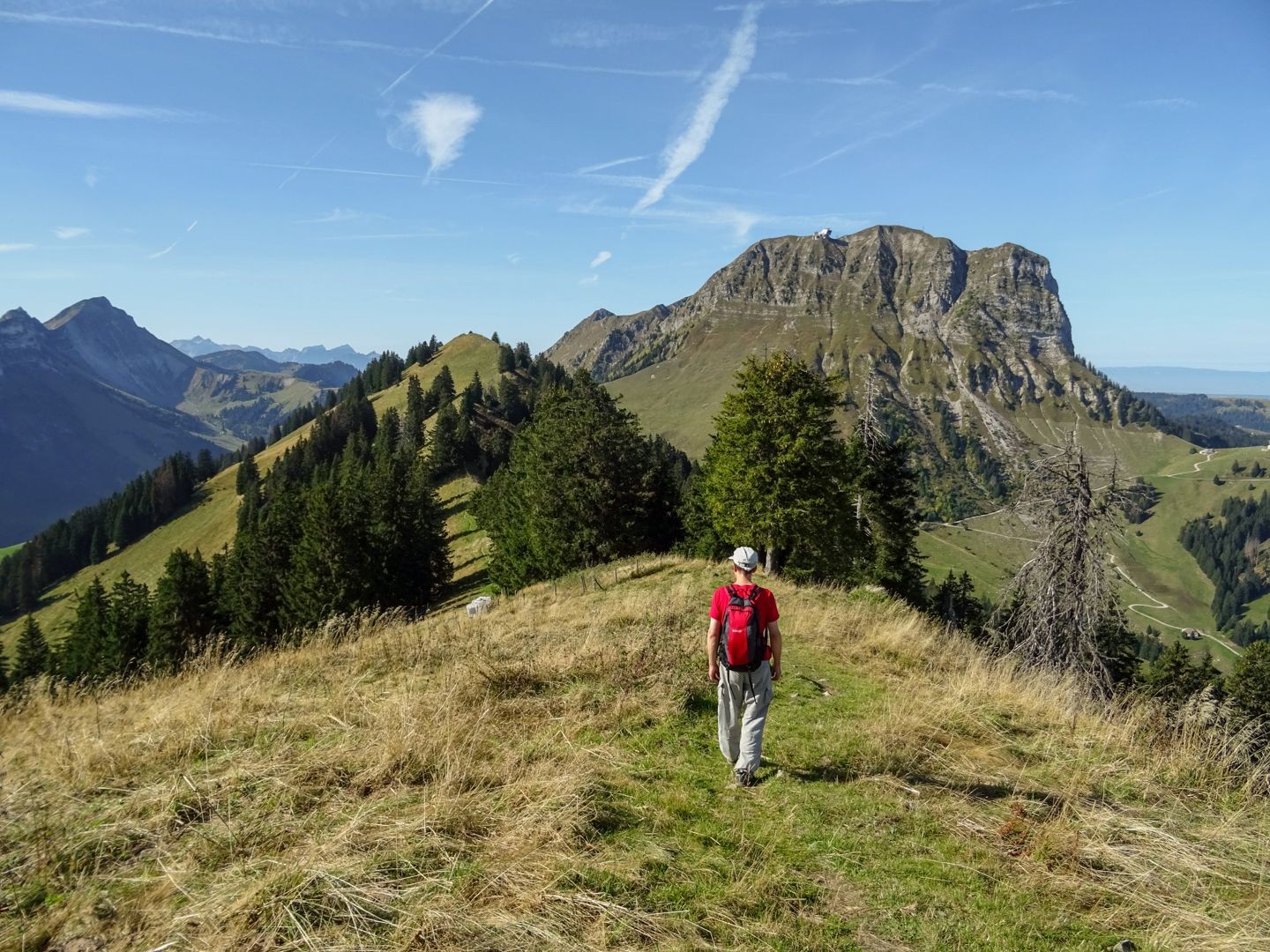 La descente offre une belle vue sur le Moléson.