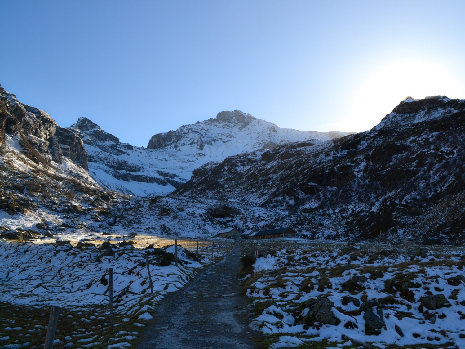 Die Niderenalp im Schatten. Bild: Sabine Joss