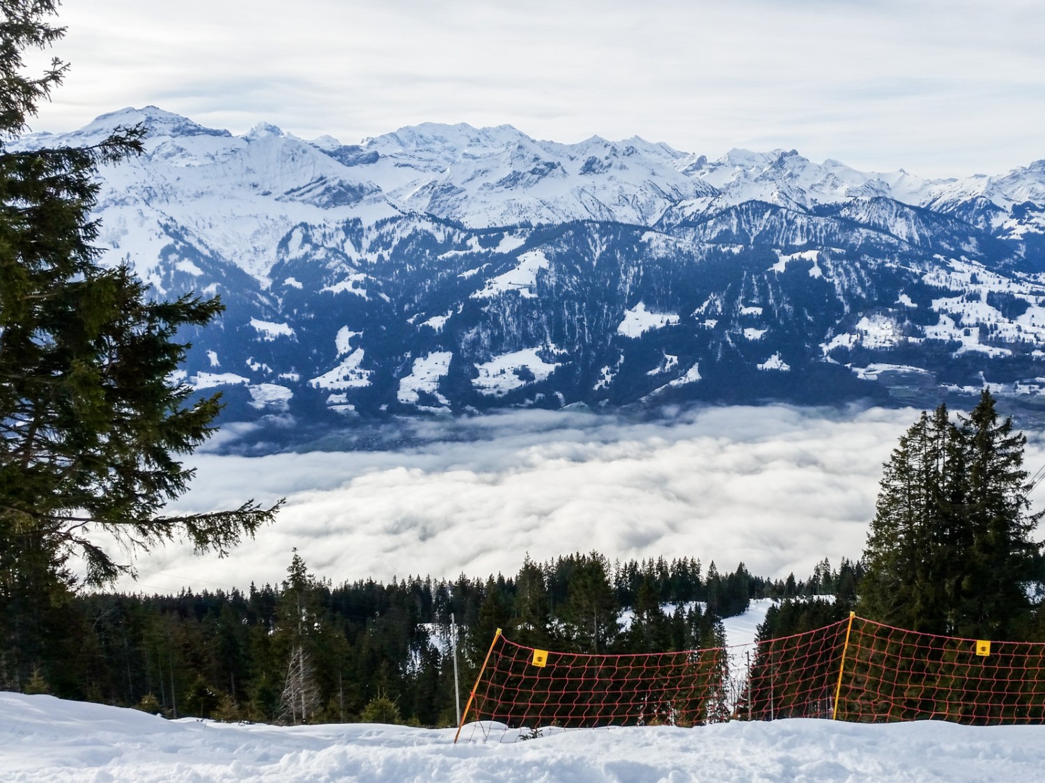 Der Tag startet über dem Nebelmeer. Bilder: Laura Riedi 