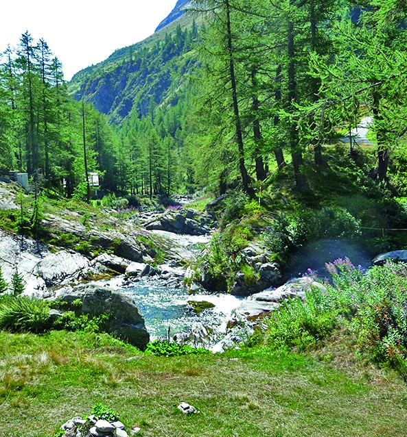 Le ruisseau en dessous de Nideralp est un endroit idéal pour pique-niquer.