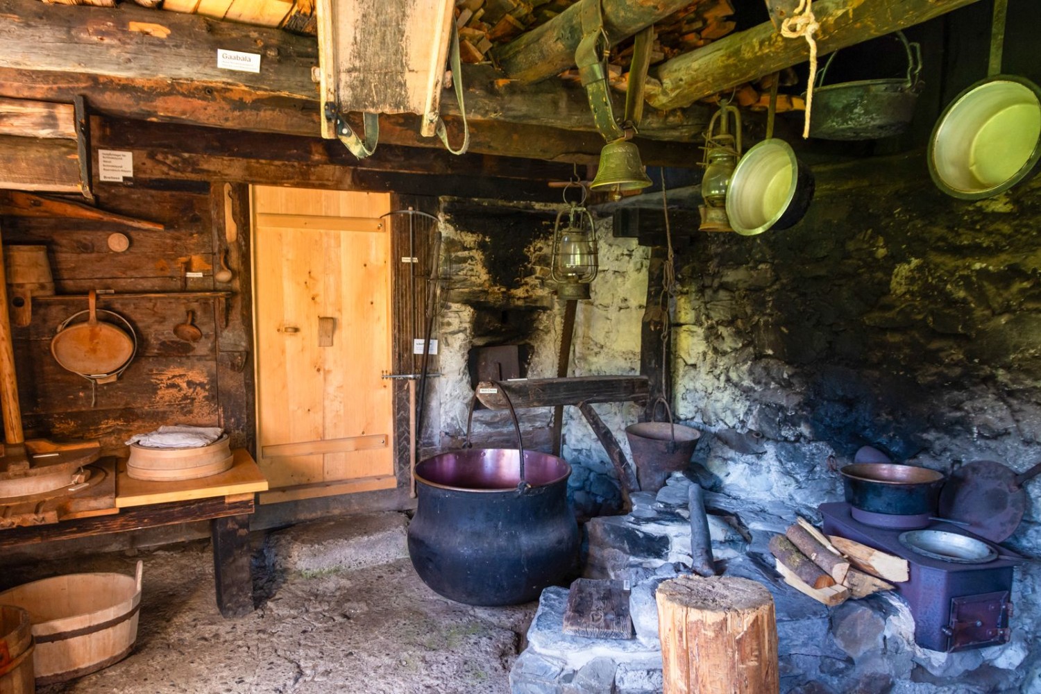 Le musée Alphütten-Museum de l’Oberalp est soigneusement aménagé.