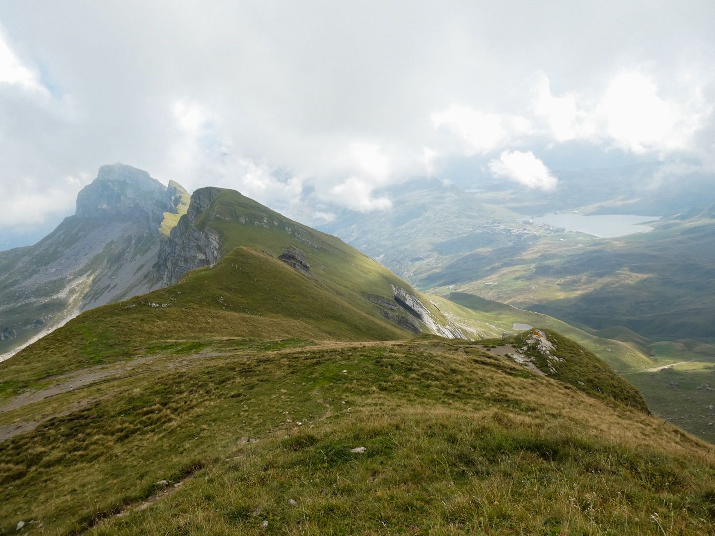 Vue de l’Abgschütz sur Melchsee-Frutt.