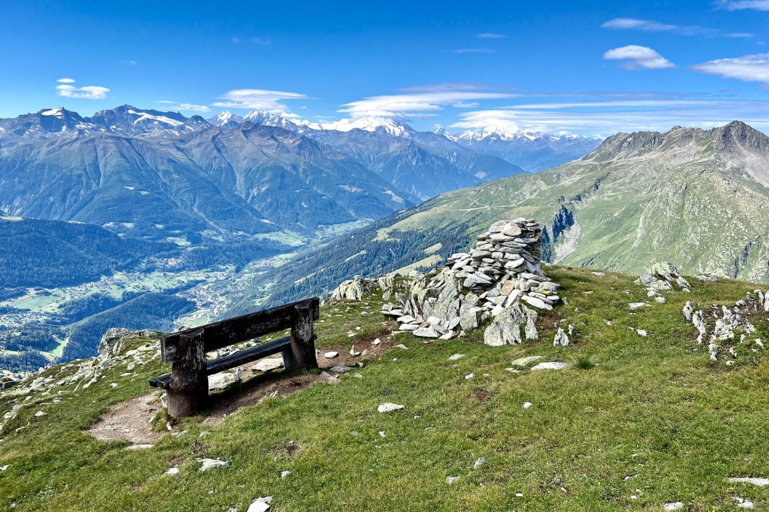 Le point de vue de Chüe, avec son petit banc.