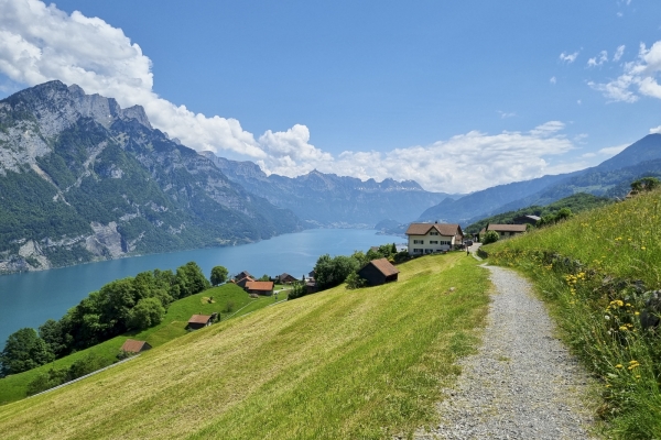 Parcours printanier au-dessus du lac de Walenstadt