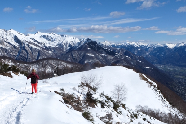 Profiter du soleil au-dessus de Locarno