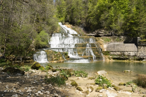 Durch die grüne Schlucht: die Gorges de l’Orbe