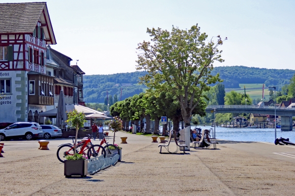 Zur Burg Hohenklingen bei Stein am Rhein