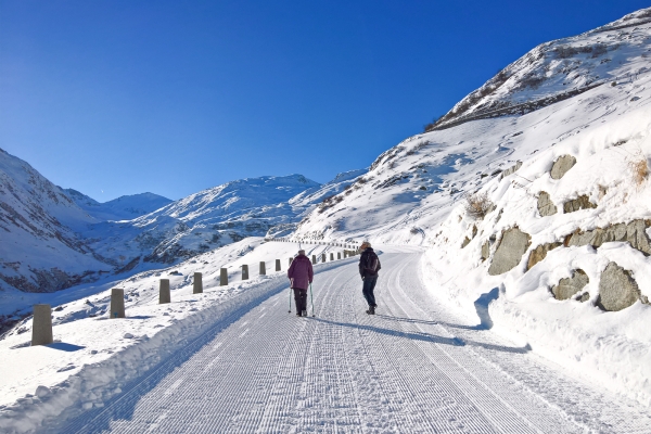 Route fermée dans la vallée d’Urseren