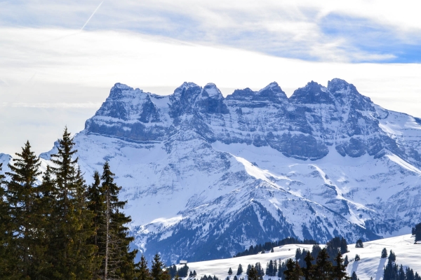 Schneeschuhwanderung über dem Genfersee