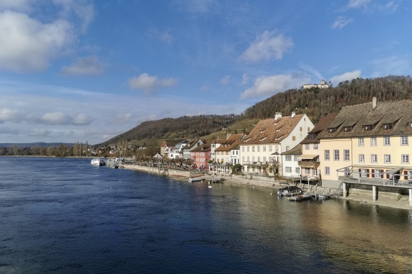 Vers le bourg de Hohenklingen à Stein am Rhein