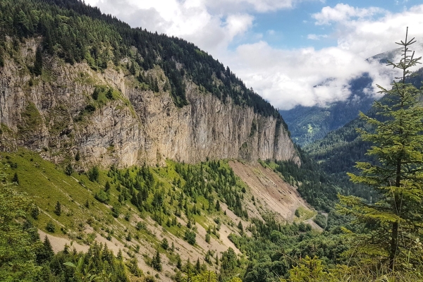 R28: Champéry Le Grand Paradis - Refuge de Bonavau - La Luy - Champéry