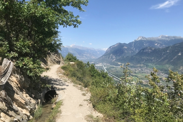 Bisse spectaculaire et vignobles