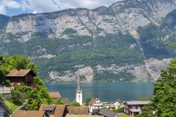 Aussichtsreiche Frühlingstour über dem Walensee