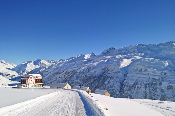 Wunderbare Wintersperre im Urserental