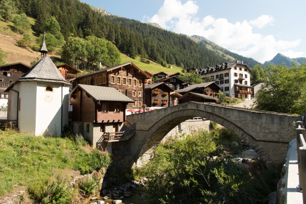 Randonnée de montagne dans la vallée de Binn