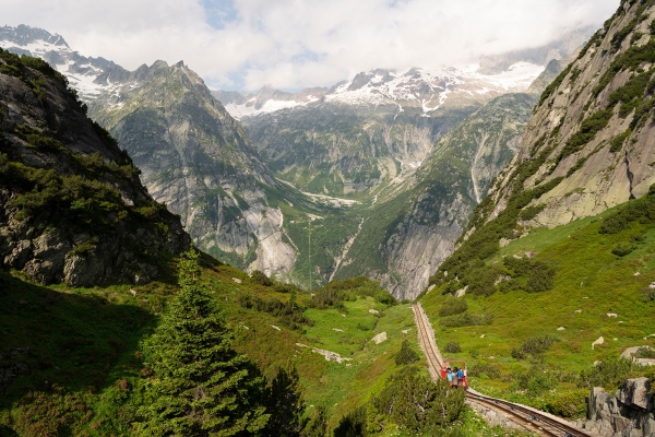 Tout là-haut vers la Gelmerhütte