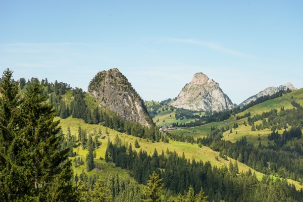 Zu den Schwyzer Klippen auf der Ibergeregg