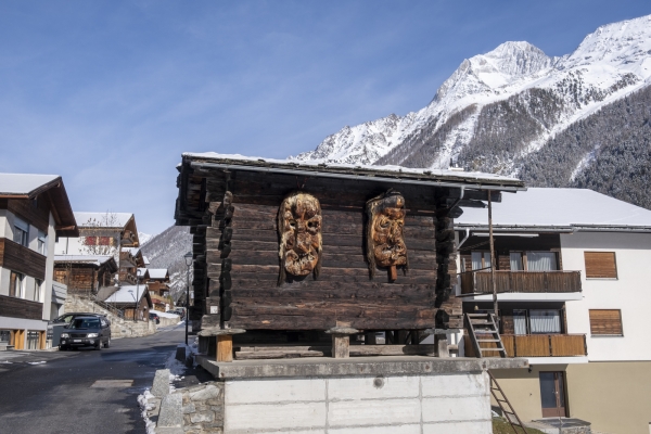 Magie de l’hiver dans le Lötschental