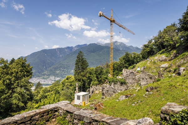 Drei Tessiner Burgen und ein Geisterdorf