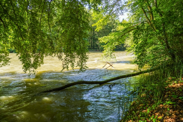 De Brugg au château d’eau de la Suisse