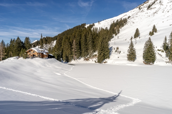 Sonne geniessen vor den schattigen Diablerets