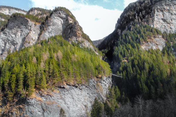 Spuren der Vergangenheit über der Viamala