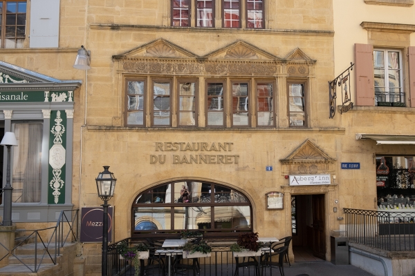 Neuchâtel, la «ville jaune»