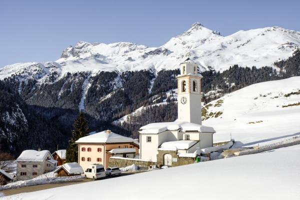 Schneeschuhrunde von Sur über die Alp Flix