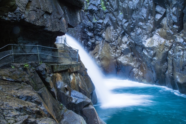 Une cascade enfouie