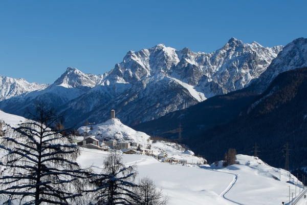 Auf der winterlichen Via Engiadina