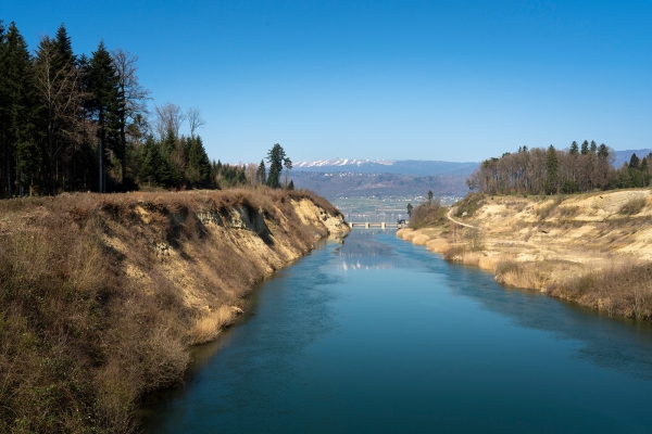 Dem Wasser entlang durch das Seeland