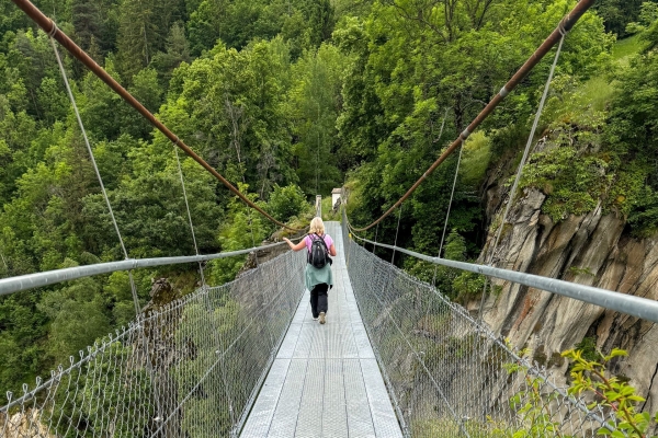 Castagneti, un ponte sospeso e charme urbano