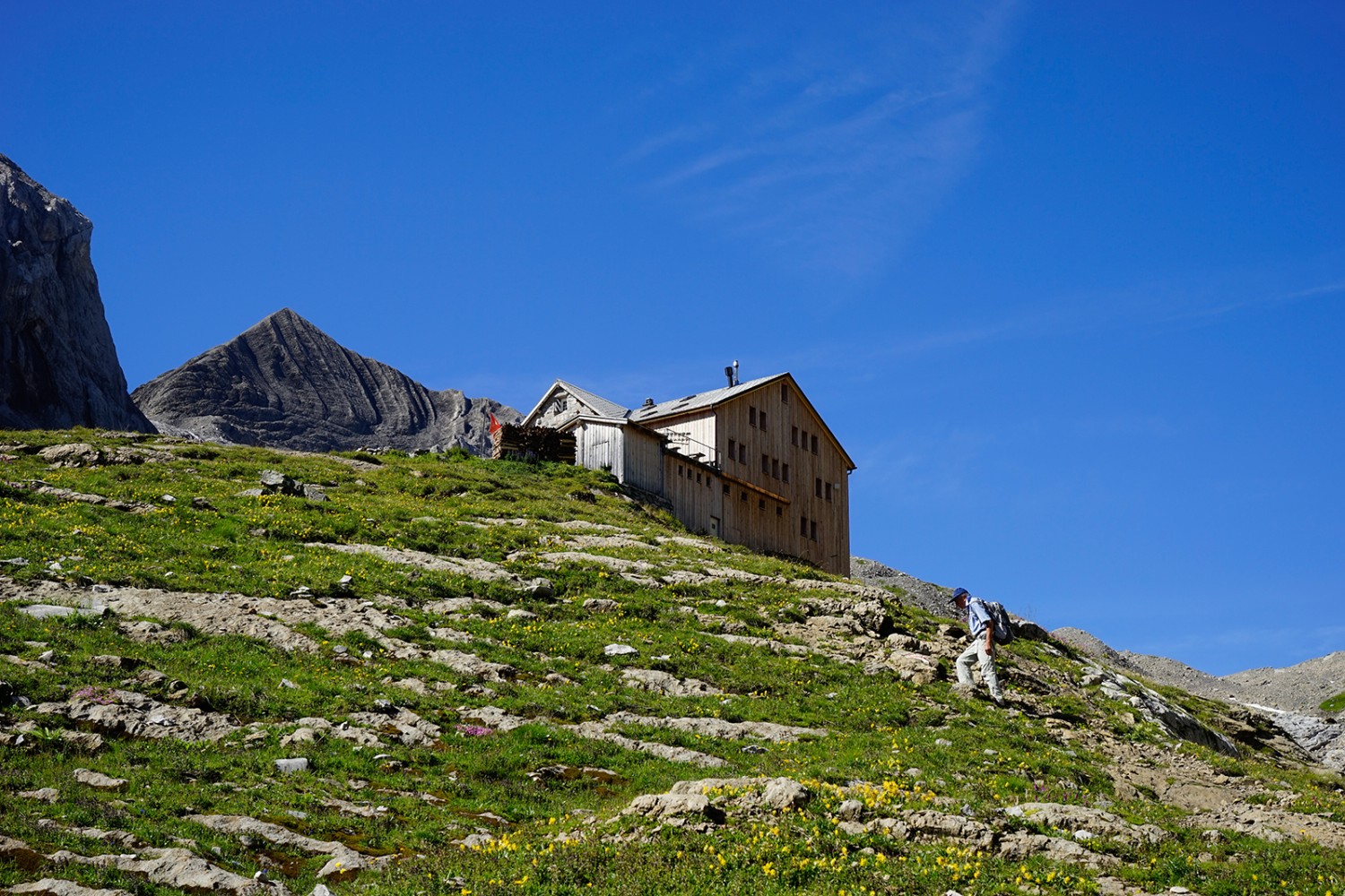 Letzter Anstieg zur Wildhornhütte. Dahinter erhebt sich das Chilchli. Bild: Fredy Joss