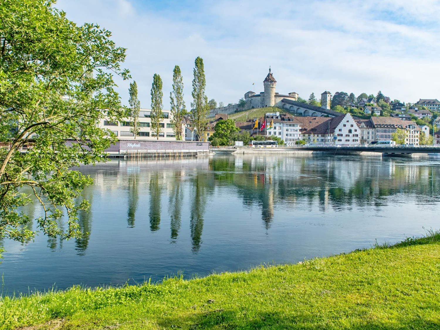 Blick auf die Festung Munot, dem Wahrzeichen der Stadt Schaffhausen.