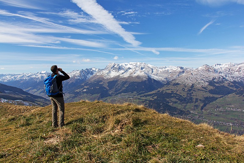 Vue imposante sur la Surselva depuis le Piz Mundaun. 
Photo: Claudia Tomaschett-Gerth