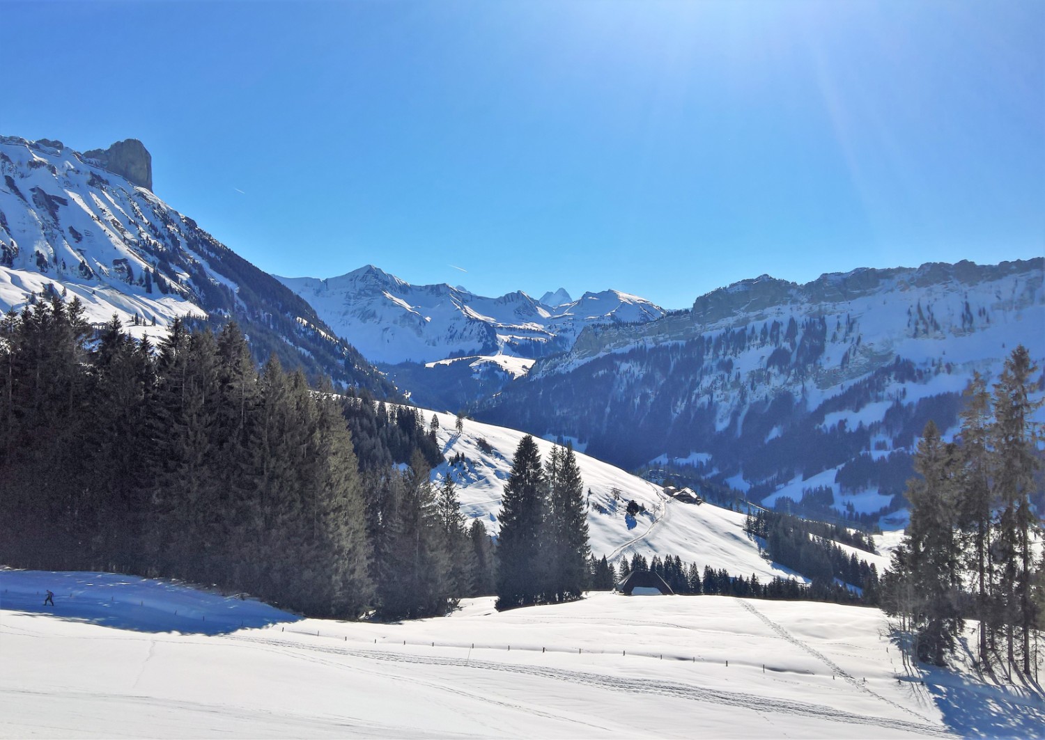 A Wittenfärren: le Schibegütsch, la chaîne de l’Augstmatthorn et le Hohgant (depuis la gauche). Photo: Andreas Staeger