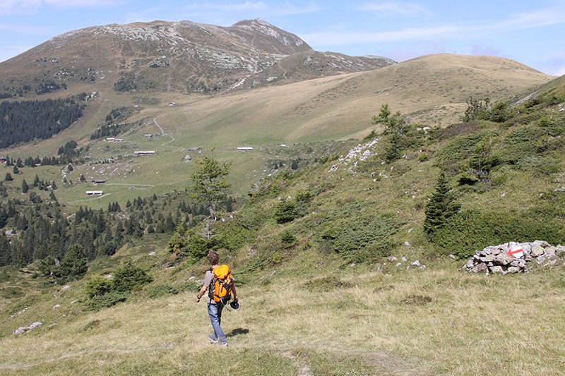 Marcher en admirant l'Elsighorn. Photo: Jochen Ihle