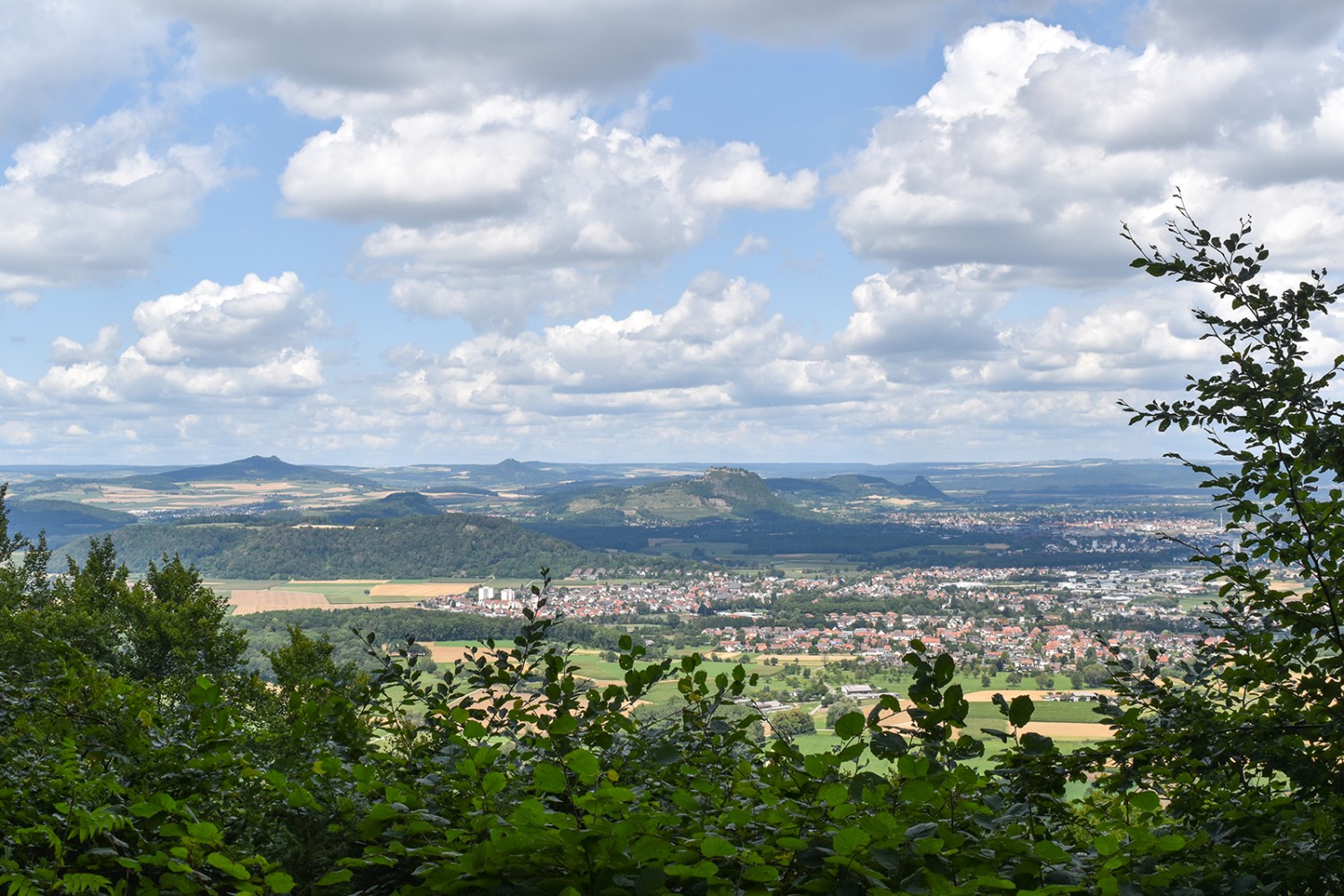 Vue sur les volcans du Hegau depuis la cabane Chroobachhütte. Photos:Nathalie Stöckli