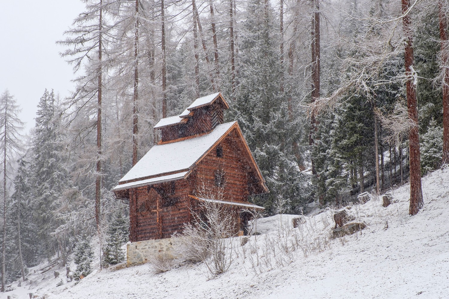 Ein Ort des Friedens: In der Waldkapelle etwas oberhalb der Villa Mengelberg lässt es sich auftanken.