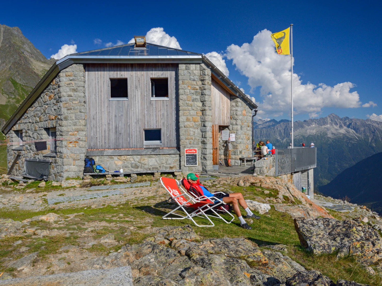 Von der Sewenhütte aus lässt sich das ganze Meiental überblicken.Foto: natur-welten.ch