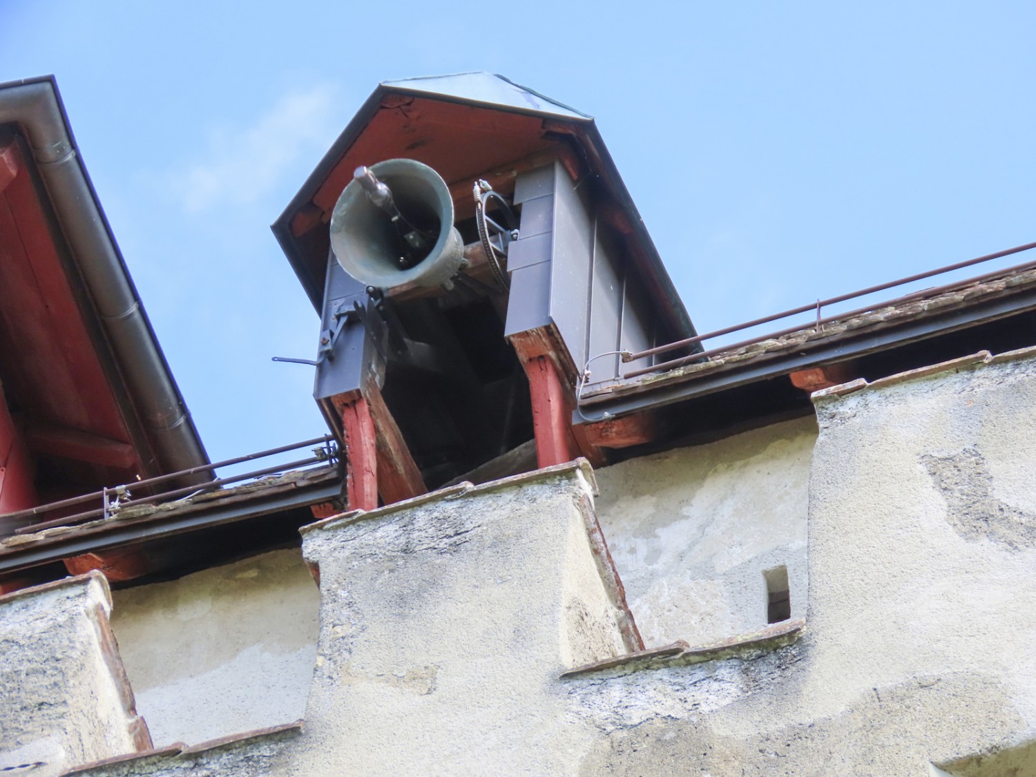 Die Elfuhrglocke der Burg Hohenklingen.Stein am Rhein lädt zum Promenieren ein. Bild: Heinz Trachsel