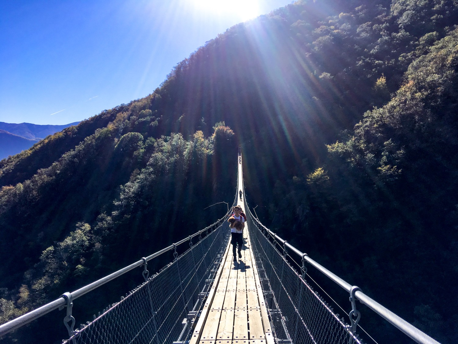 Auf der Ponte Tibetano. Bild: Claudia Peter